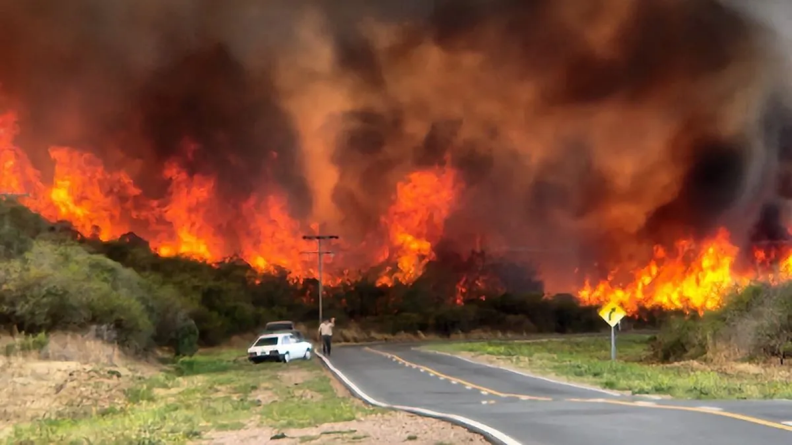 Con tres focos activos siguen los incendios en la Provincia de Córdoba
